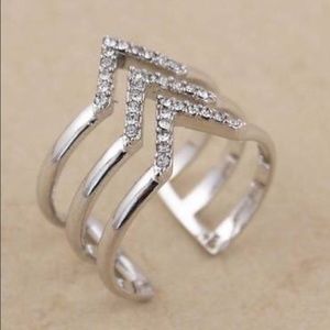 NEW Pavé Chevron Ring - Silver M/L